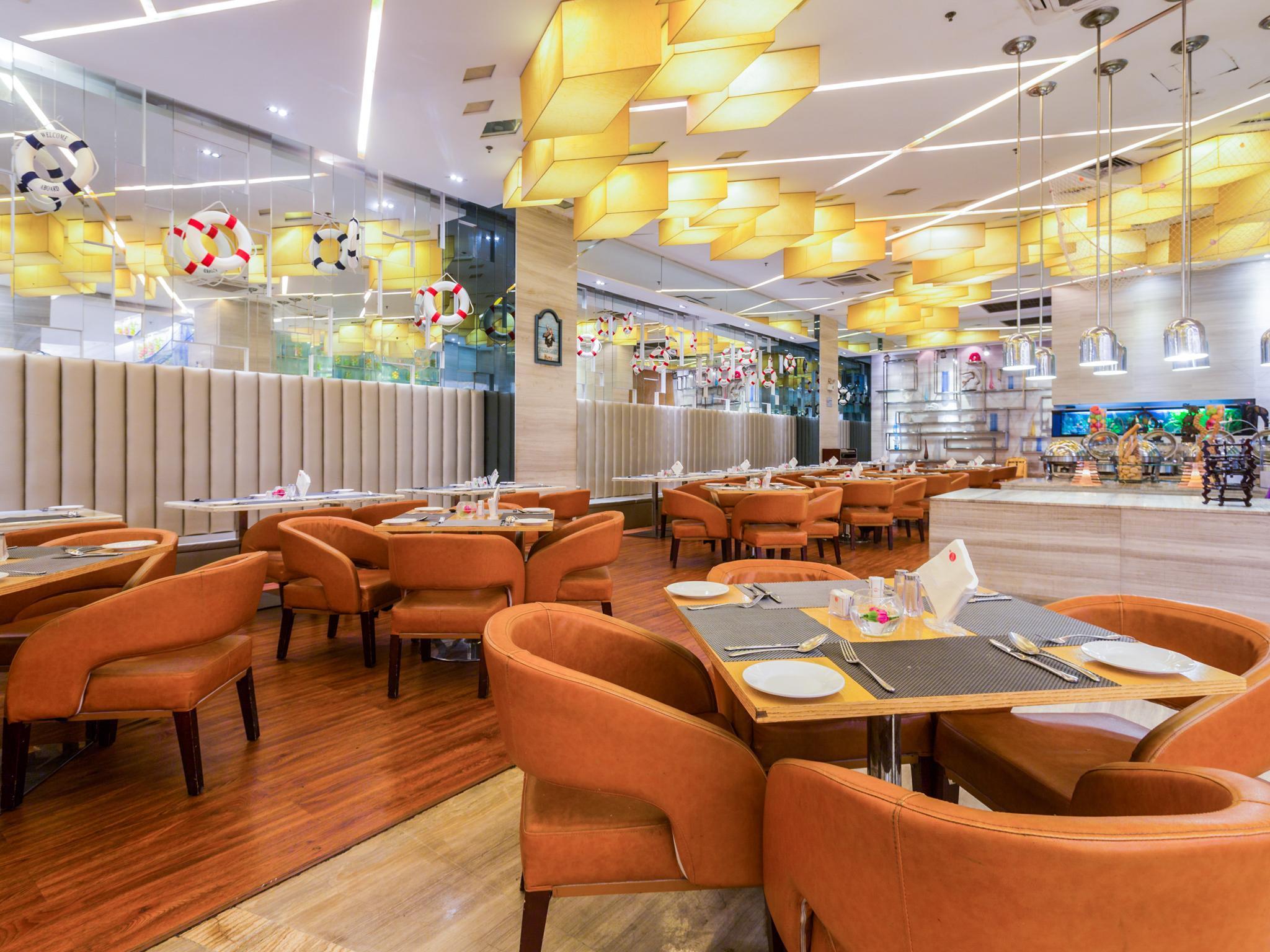Shenzhen Ramada Plaza, North Railway Station Otel Dış mekan fotoğraf